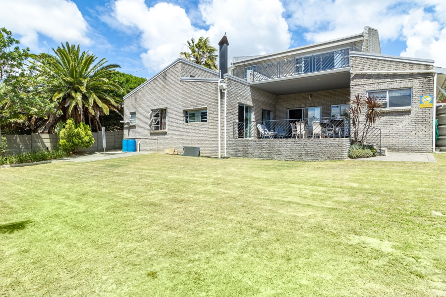 5 Bedroom Property for Sale in Sonstraal Western Cape